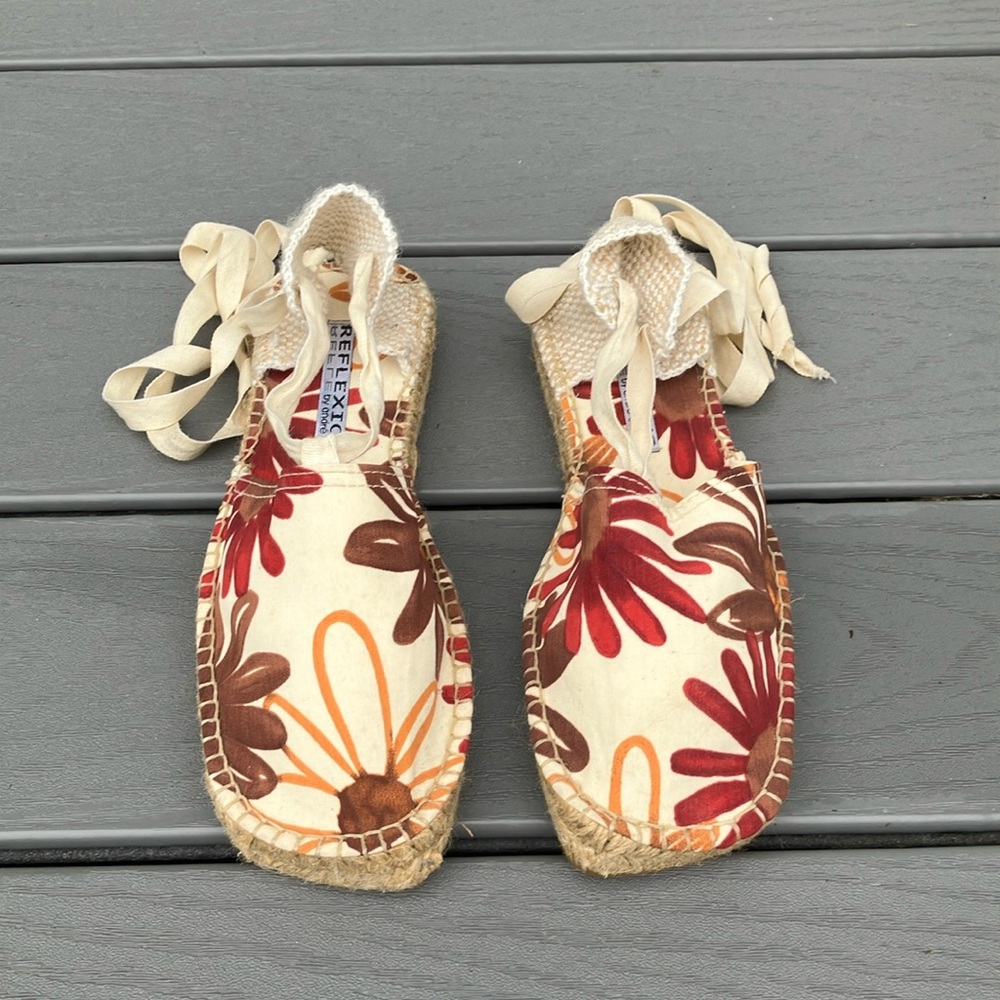 Reflections by Andre Assous Espadrille/Flats/Sandals Multicolor Size 9 NWOT
